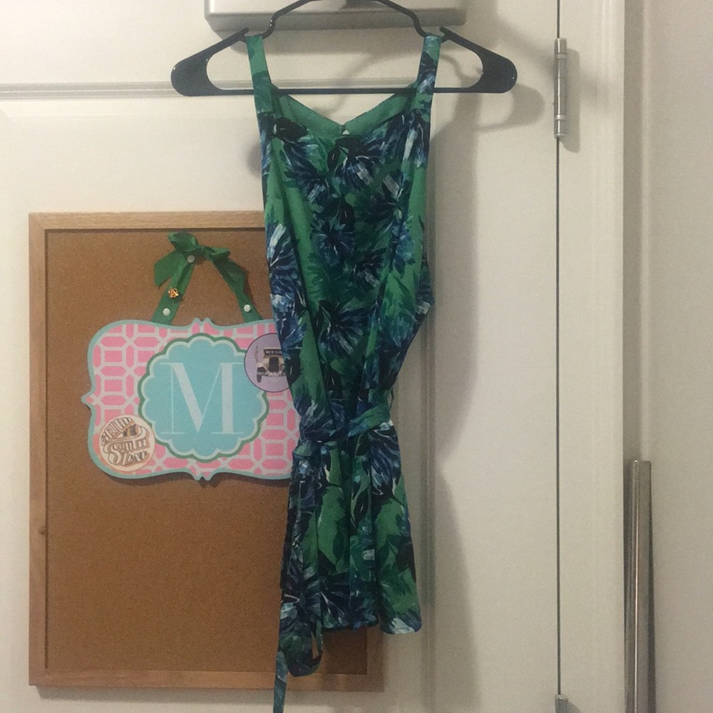 Green, floral banana republic blouse
